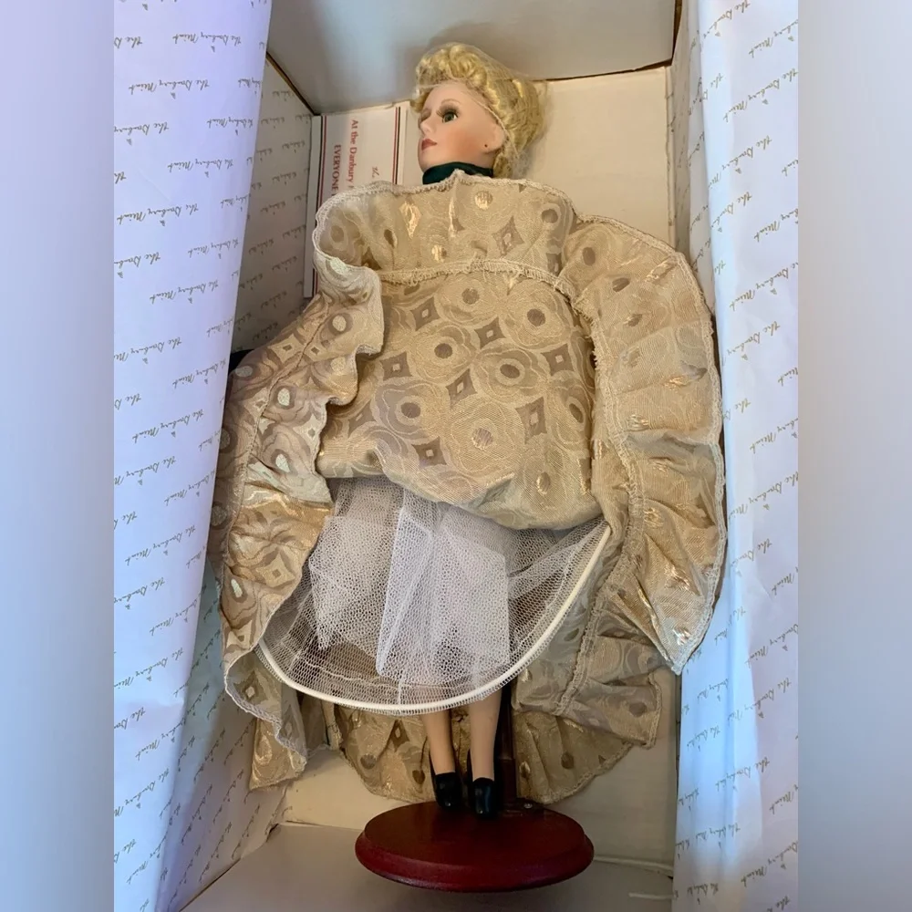 New in box. Elegant Victorian Porcelain Doll in Green and Cream Dress. Stand inc - Picture 10 of 13